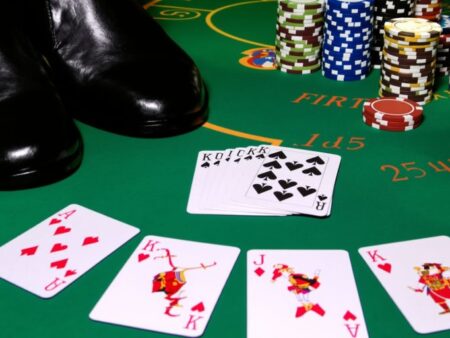 Your First Blackjack Game: A Beginner’s Guide to How to Play Blackjack